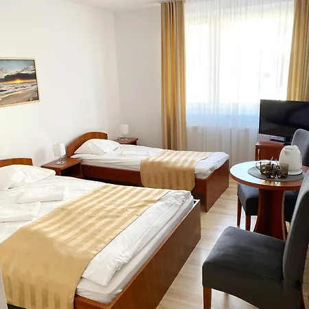 Chrobry Πανσιόν *